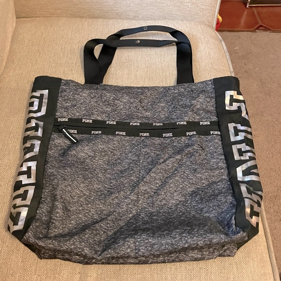 PINK Victoria's Secret Handbags - Pink Victoria’s Secret zipper travel bag